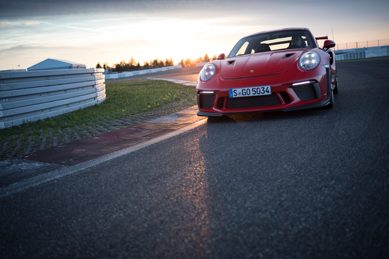 Illustration for article titled Put These Very Good 2019 Porsche 911 GT3 RS Photos In Your Life